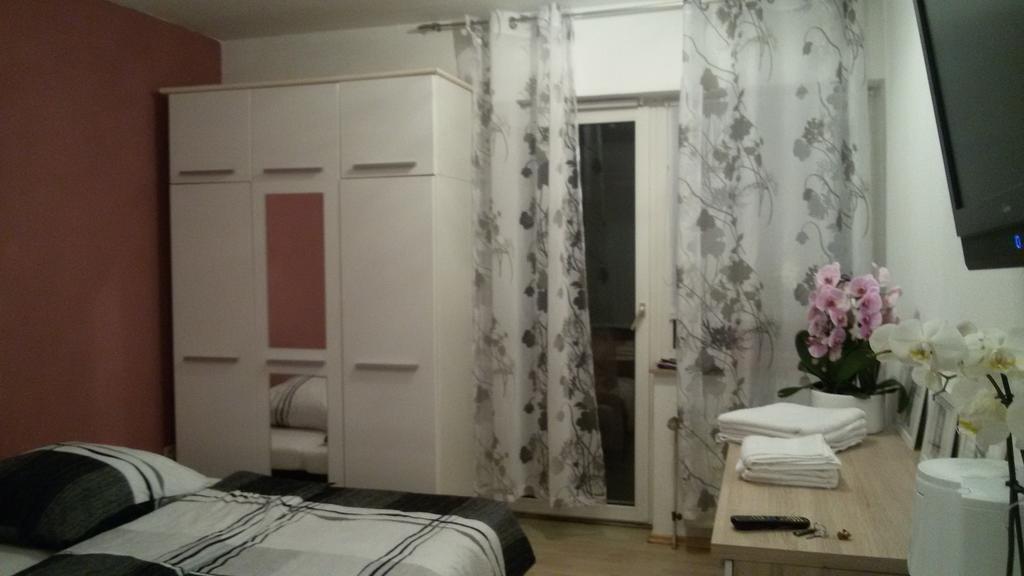 كاسيل Privatzimmer Am Rathaus المظهر الخارجي الصورة