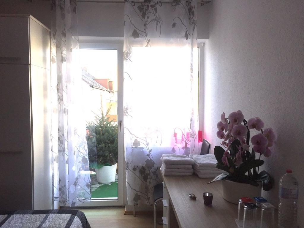 كاسيل Privatzimmer Am Rathaus المظهر الخارجي الصورة