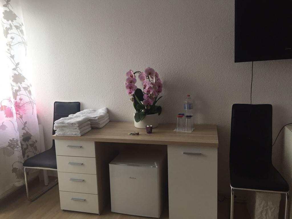 كاسيل Privatzimmer Am Rathaus المظهر الخارجي الصورة